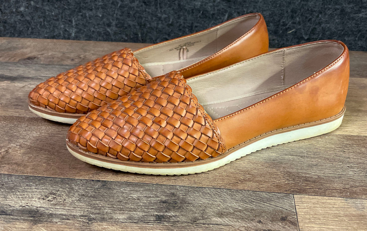 Adrienne Vittadini AV-Lexie Cognac Brown Woven Huarache Flat Shoes Size 6M