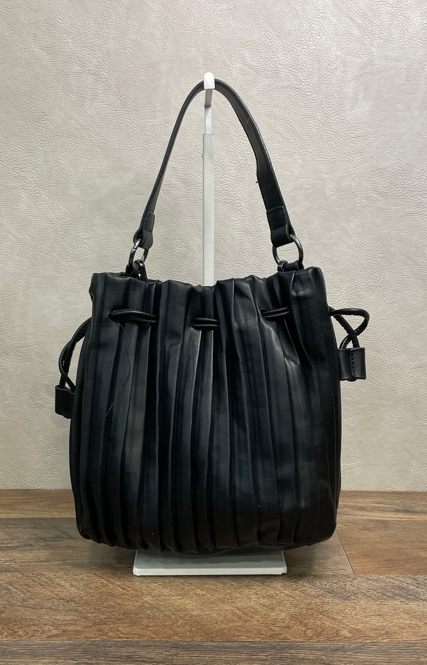 Simply Vera Vera Wang Black Pleated Shoulder Bag Crossbody Handbag