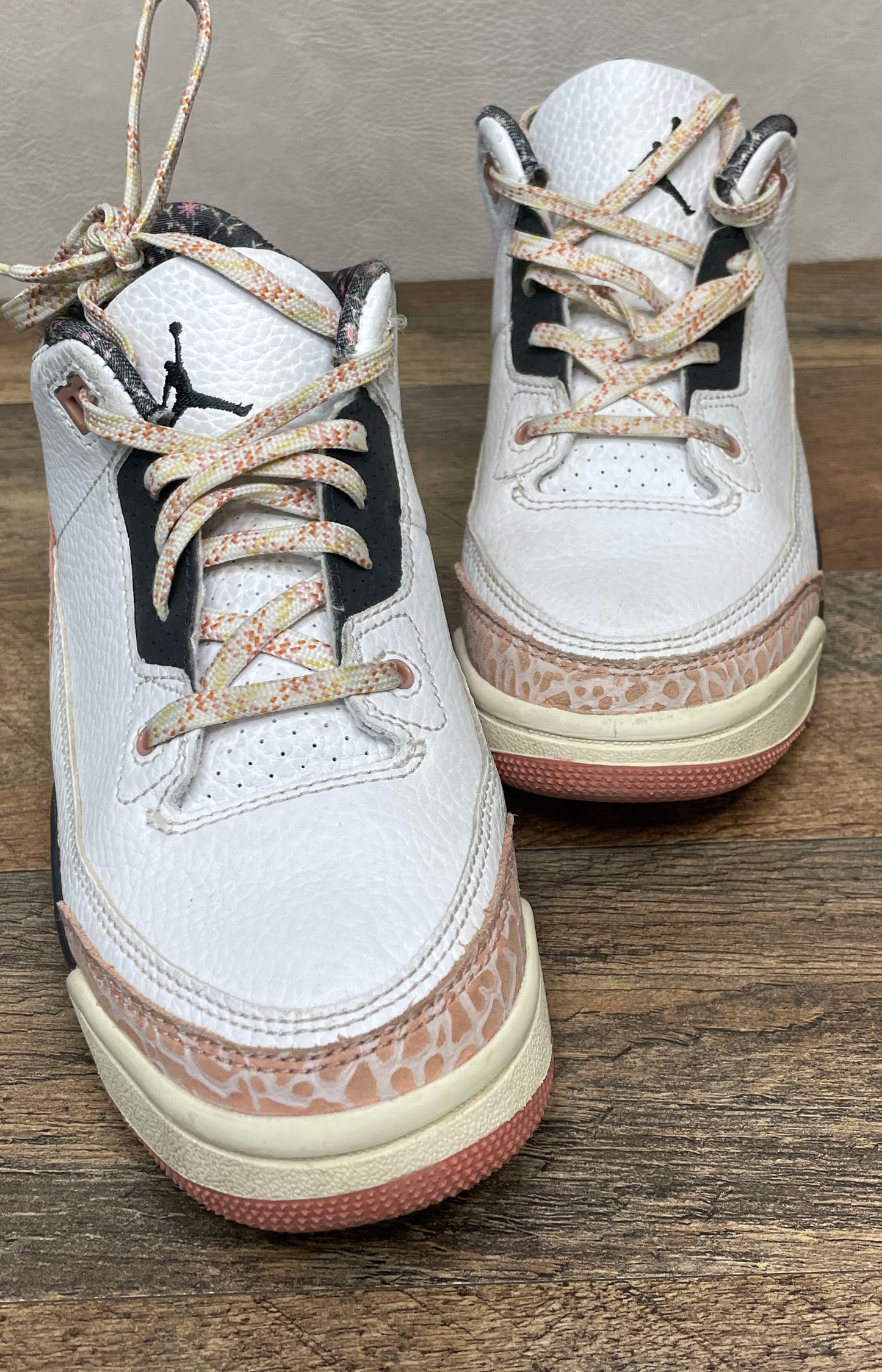 Nike Air Jordan 3 Retro White Red Stardust Floral Youth Sneakers Size 2Y