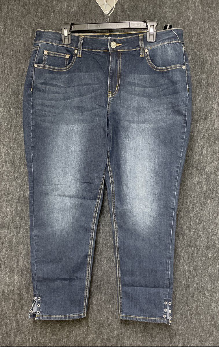 New Directions Women's Dark Wash Blue Denim Eyelet Hem Crop Capri Jeans Sz 16R