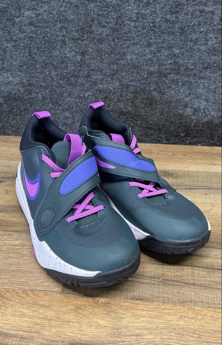 Nike Team Hustle D11 Deep Jungle Fuchsia Youth Basketball Shoes Size 7Y