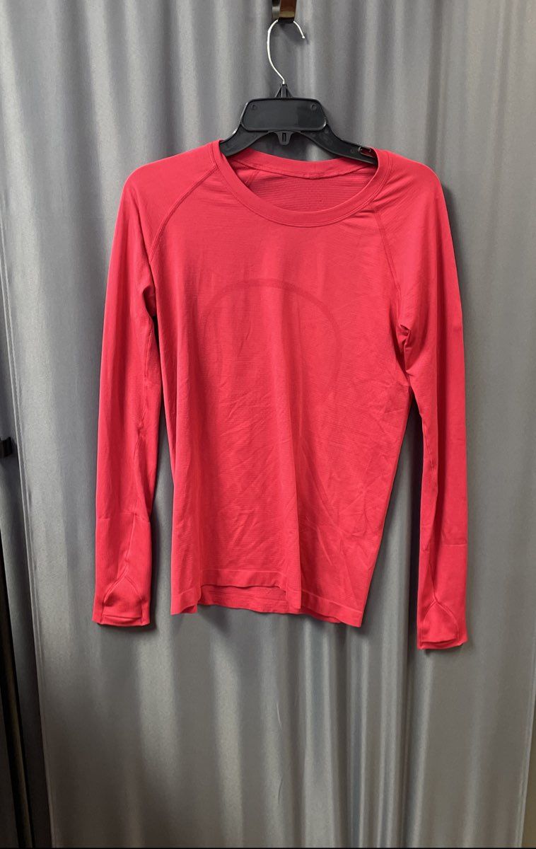 Lululemon Women's Swiftly Tech Long Sleeve Running Shirt Red Seamless Sz M