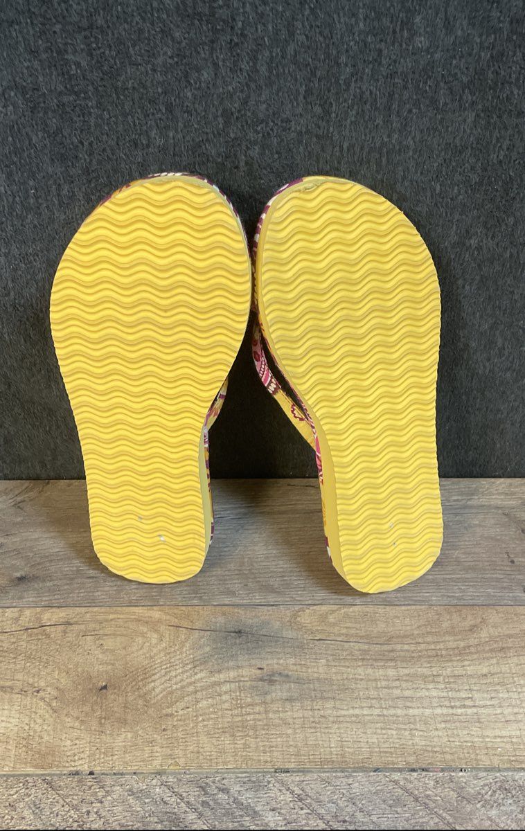 Vera Bradley Paisley Floral Raffia Flower Thong Sandals Flip Flops Size M