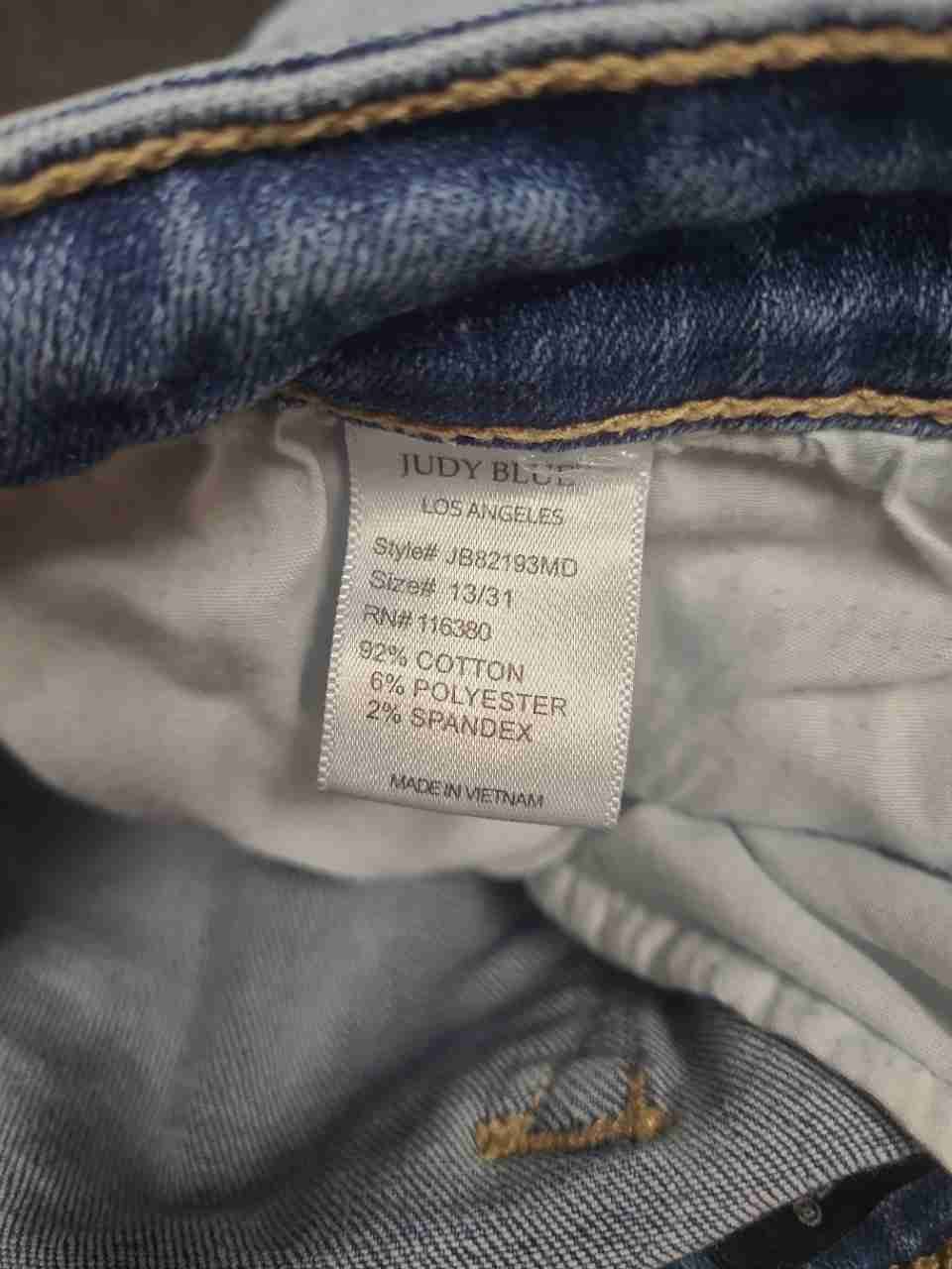 Judy Blue Women's Light Wash Distressed Ripped Boyfriend Fit Jeans Sz 13/31