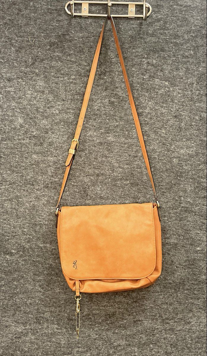 Browning Tan Brown Buckmark Logo Faux Leather Crossbody Messenger Flap Bag