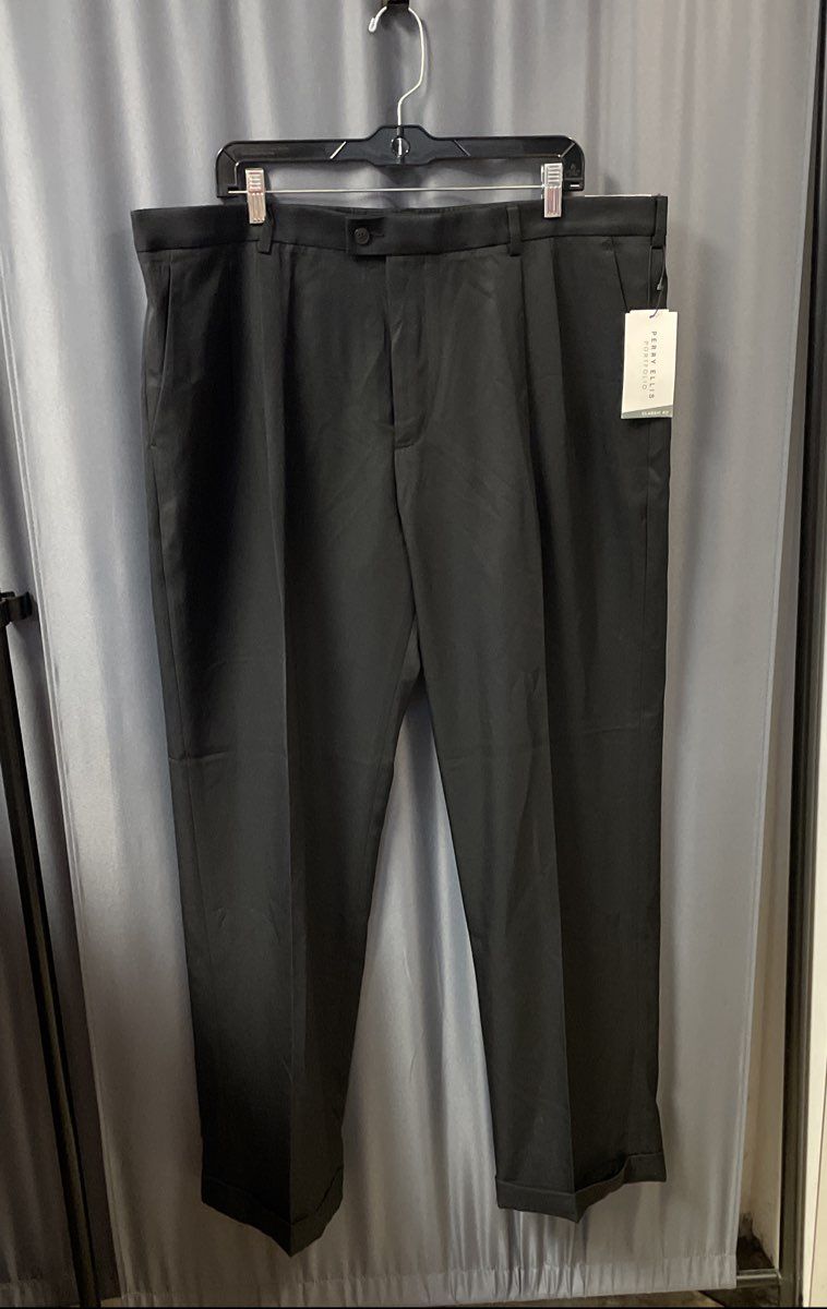 Perry Ellis Portfolio Black Travel Luxe Classic Fit Pleated Pants 40x32 NWT
