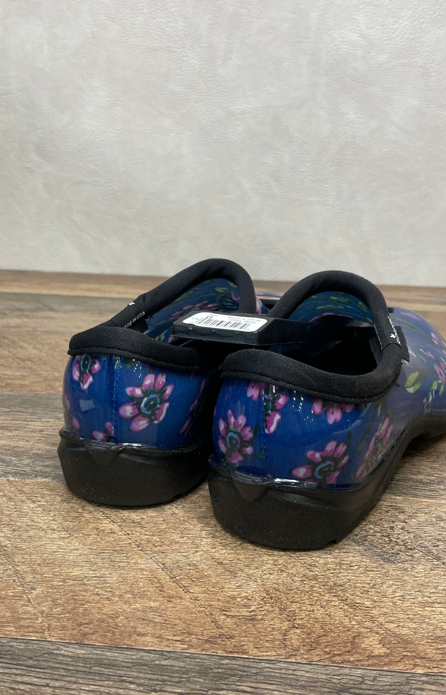 Sloggers Premium Garden Clogs Ditsy Blue Floral Waterproof Women's Size 6 NWT