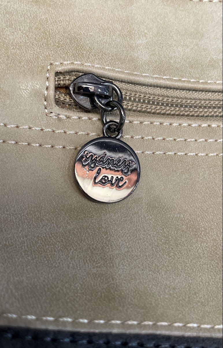 Sydney Love Cream Black Leather Crossbody Bag Handbag Gunmetal Hardware