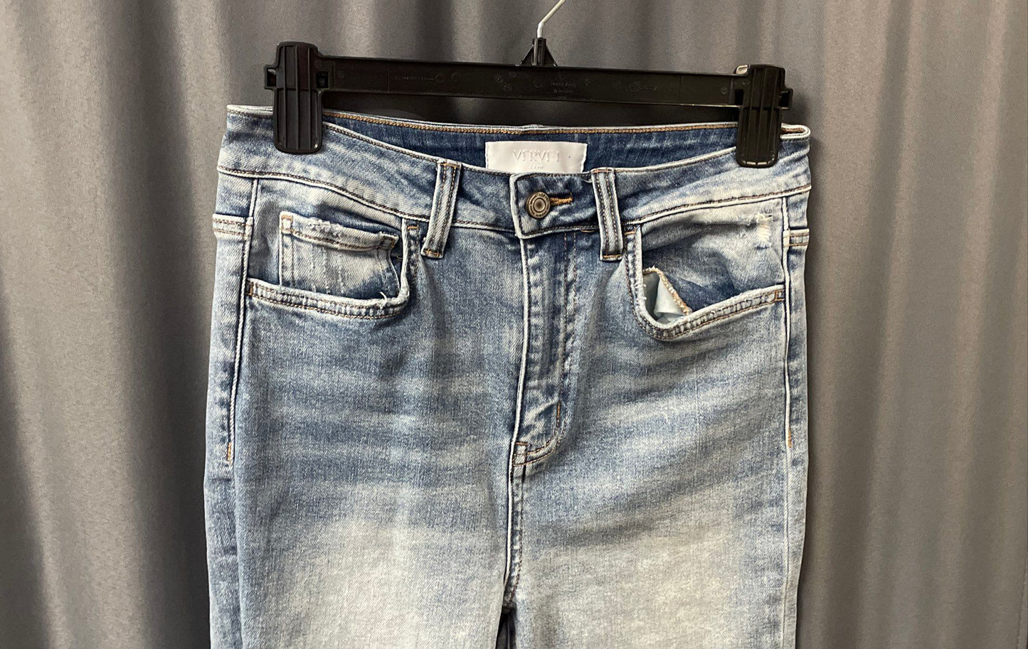 Vervet Blue Women's High Rise Straight Leg Light Wash Distressed Raw Hem Sz 27