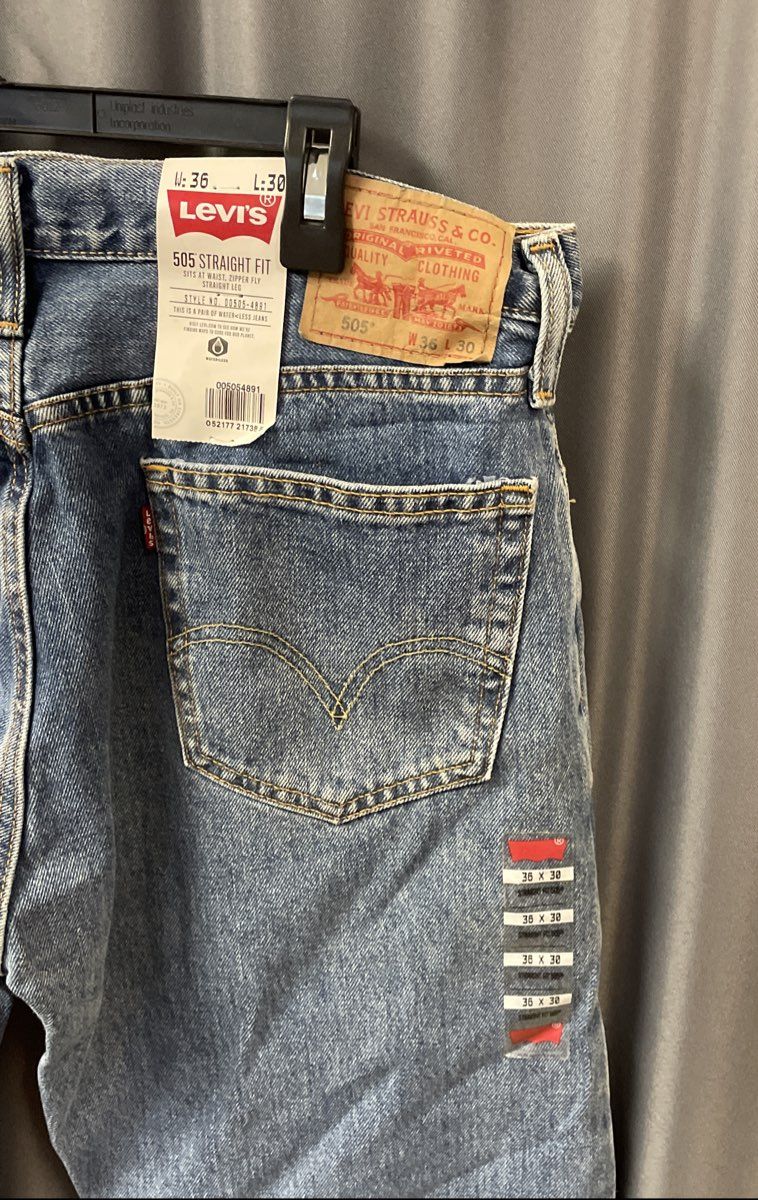 Levi's Men's 505 Straight Fit Blue Medium Wash Jeans 36x30 NWT