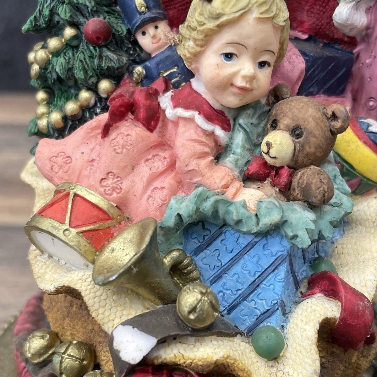 Vintage Musical Santa Claus Resin Figurine Plays "Santa Claus is Coming to Town"