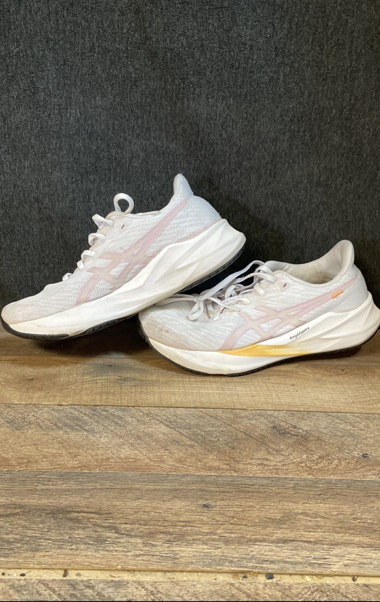 Asics Versablast 4 White Pink Women's Running Shoes Size 9