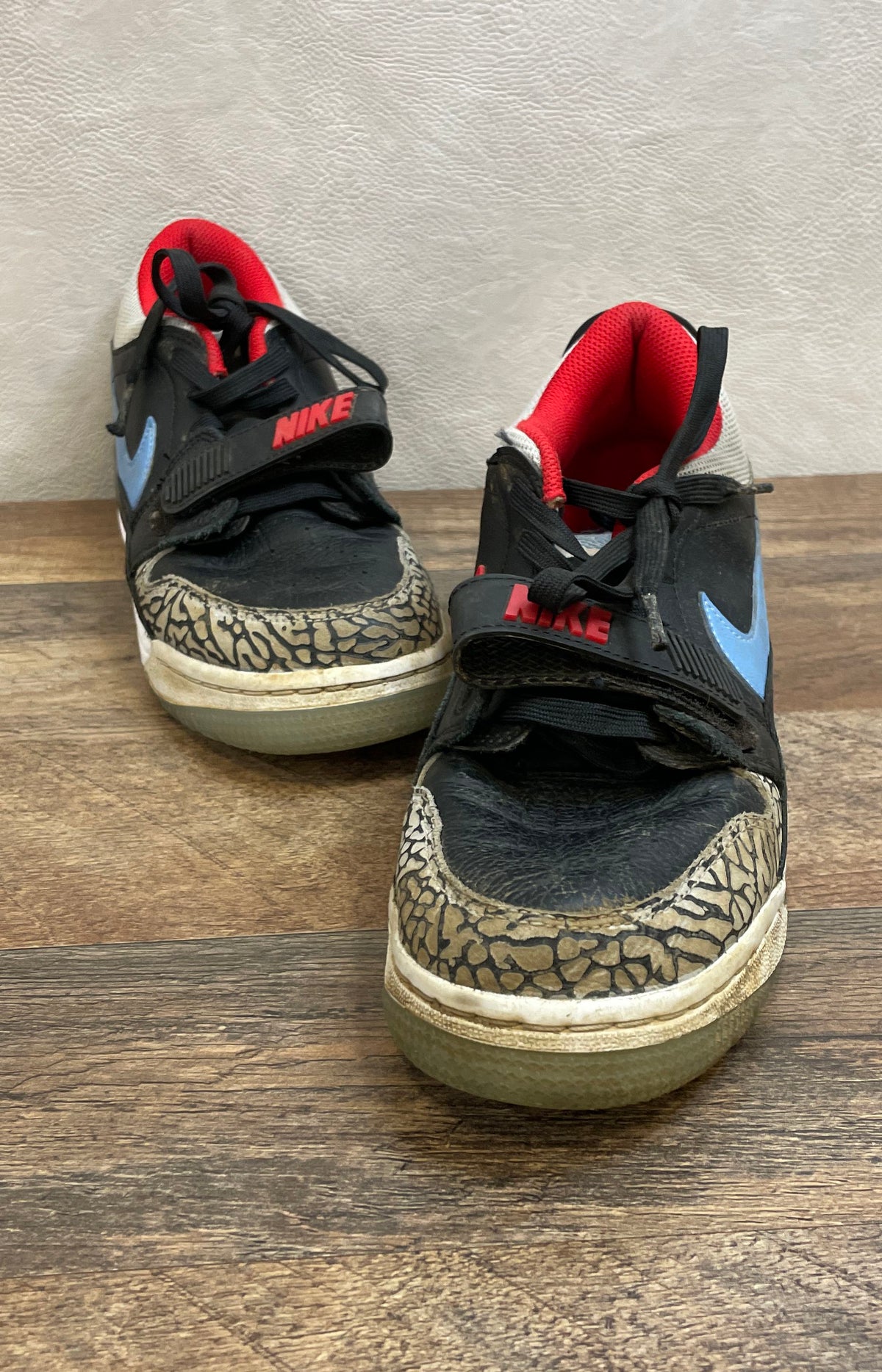 Nike Air Jordan Legacy 312 Low Black Red Blue Elephant Print GS Size 7Y
