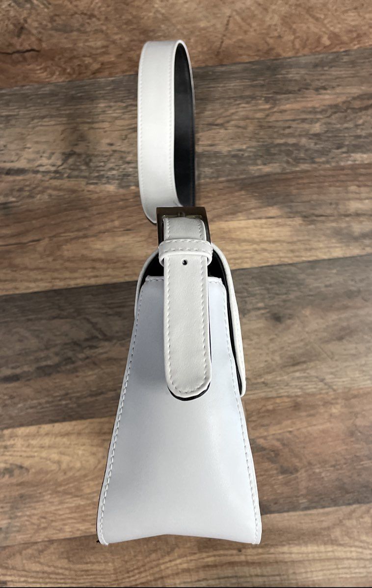 Coletta White Leather Vintage 90s Baguette Shoulder Bag Silver Hardware