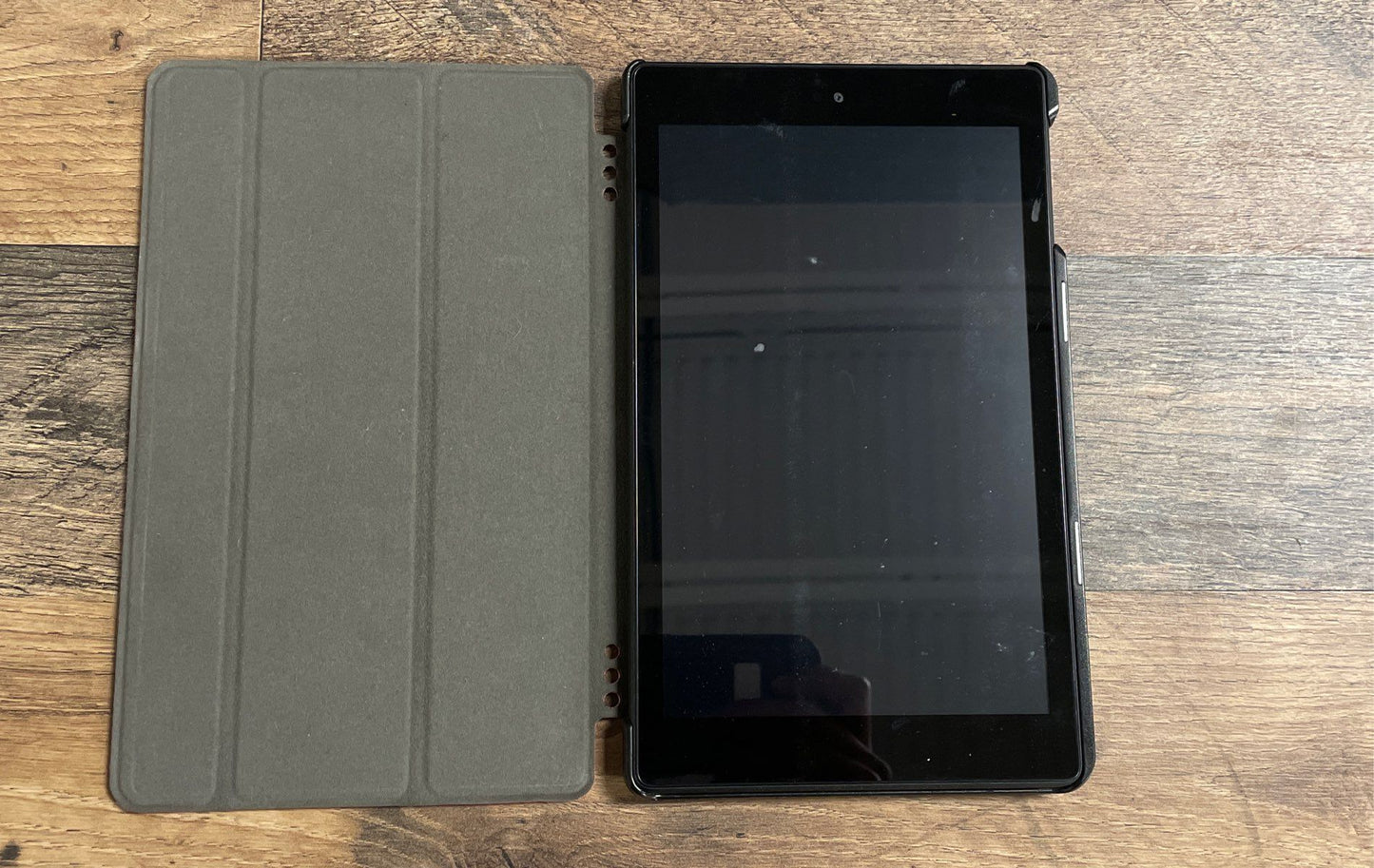 Lot of 2 Amazon Kindle Fire HD Tablets Black w/ Cases (6th Gen L5S83A)
