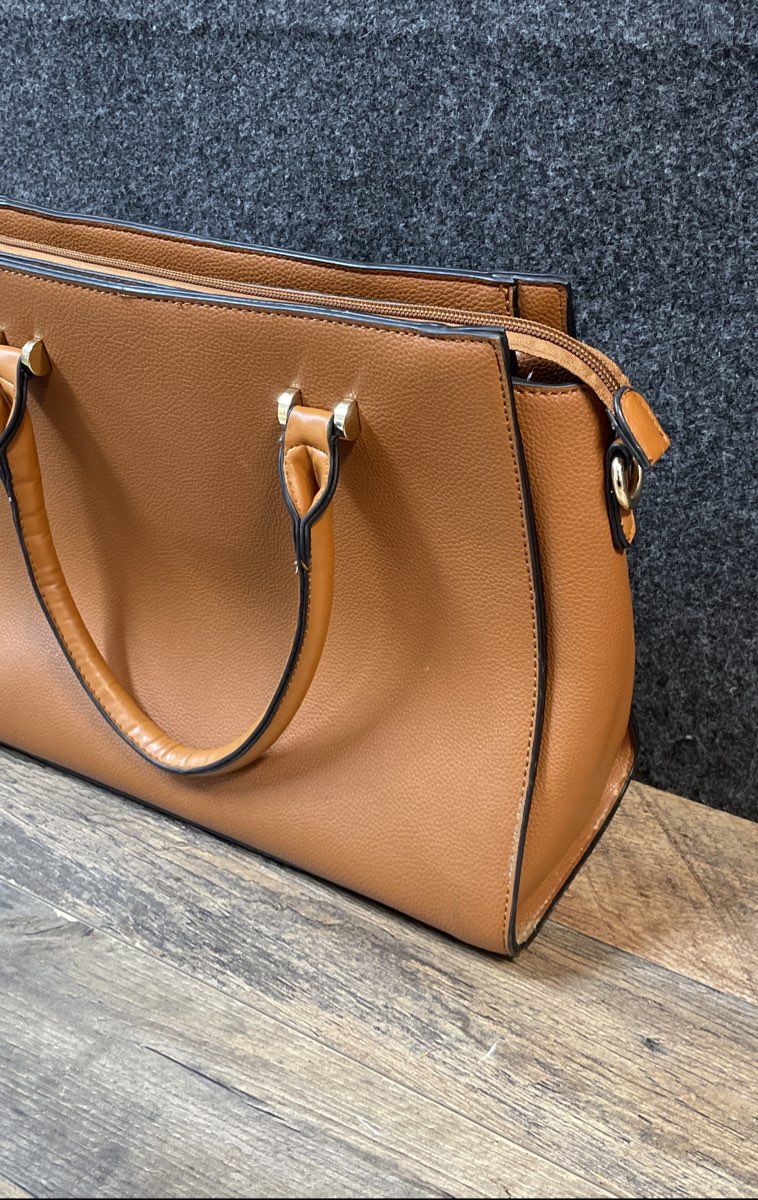 Isabelle Brown Pebbled Faux Leather Satchel Handbag Gold Tone Large Tote