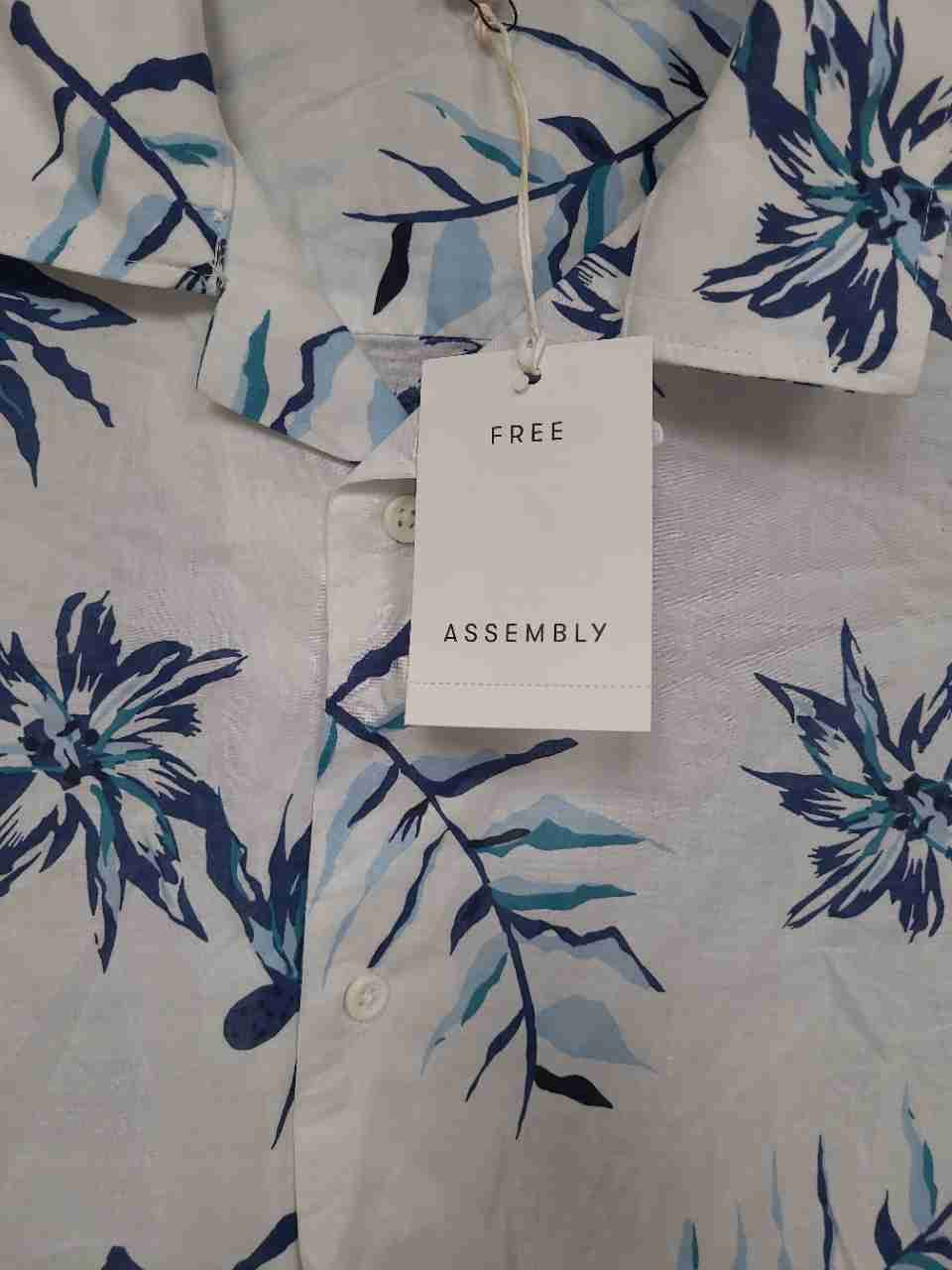 Free Assembly Men's Floral Camp Shirt Short Sleeve Blue White Sz XXXL NWT