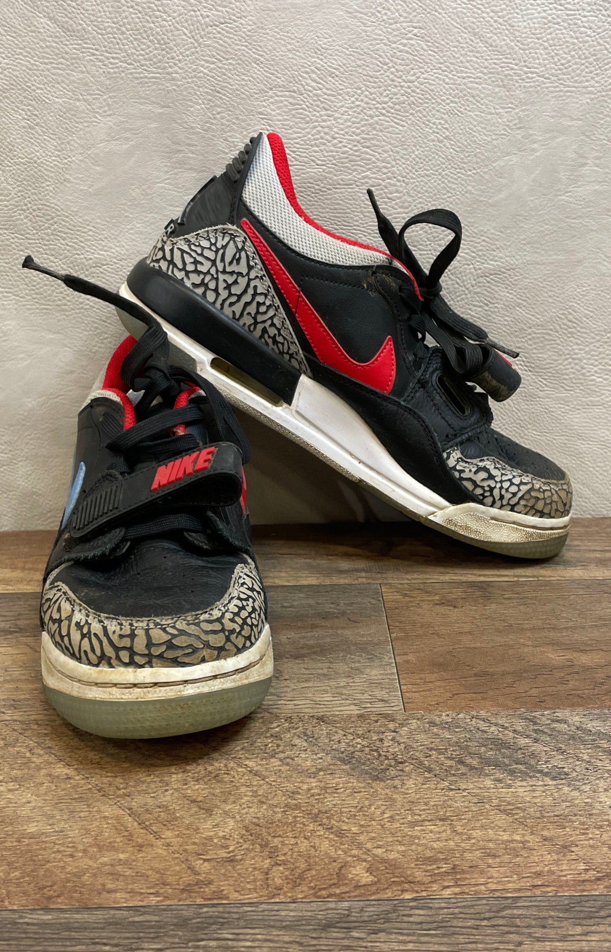 Nike Air Jordan Legacy 312 Low Black Red Blue Elephant Print GS Size 7Y