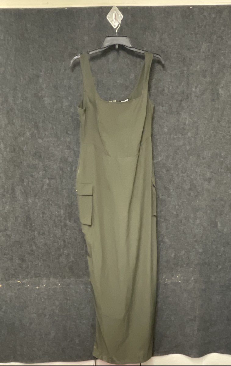 Fashion Nova Women's Feeling Savage Cargo Maxi Dress Olive Green NWT Size XL