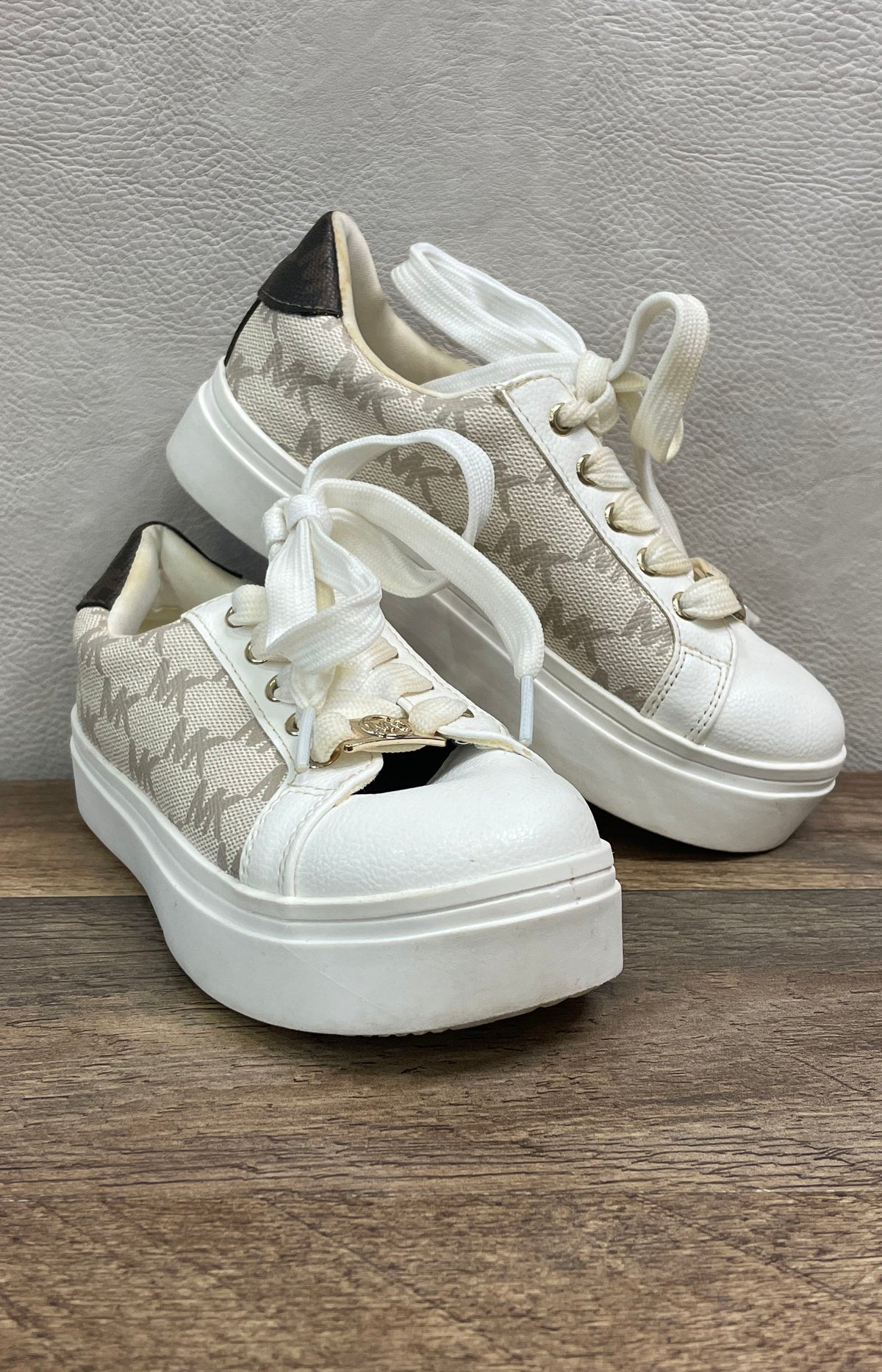 Michael Kors Kids Logo Platform Sneakers White Vanilla Lace Up Size 11