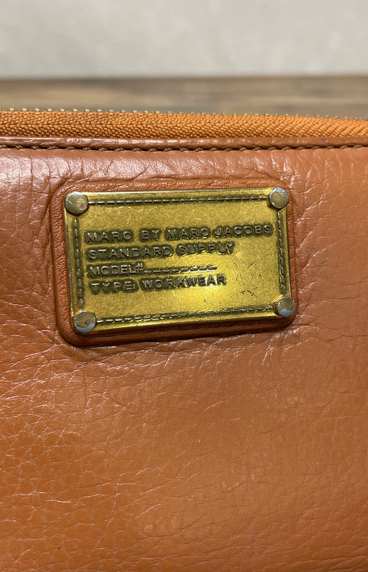 Marc by Marc Jacobs Brown Leather Standard Supply Zip Around Wristlet Wallet COA