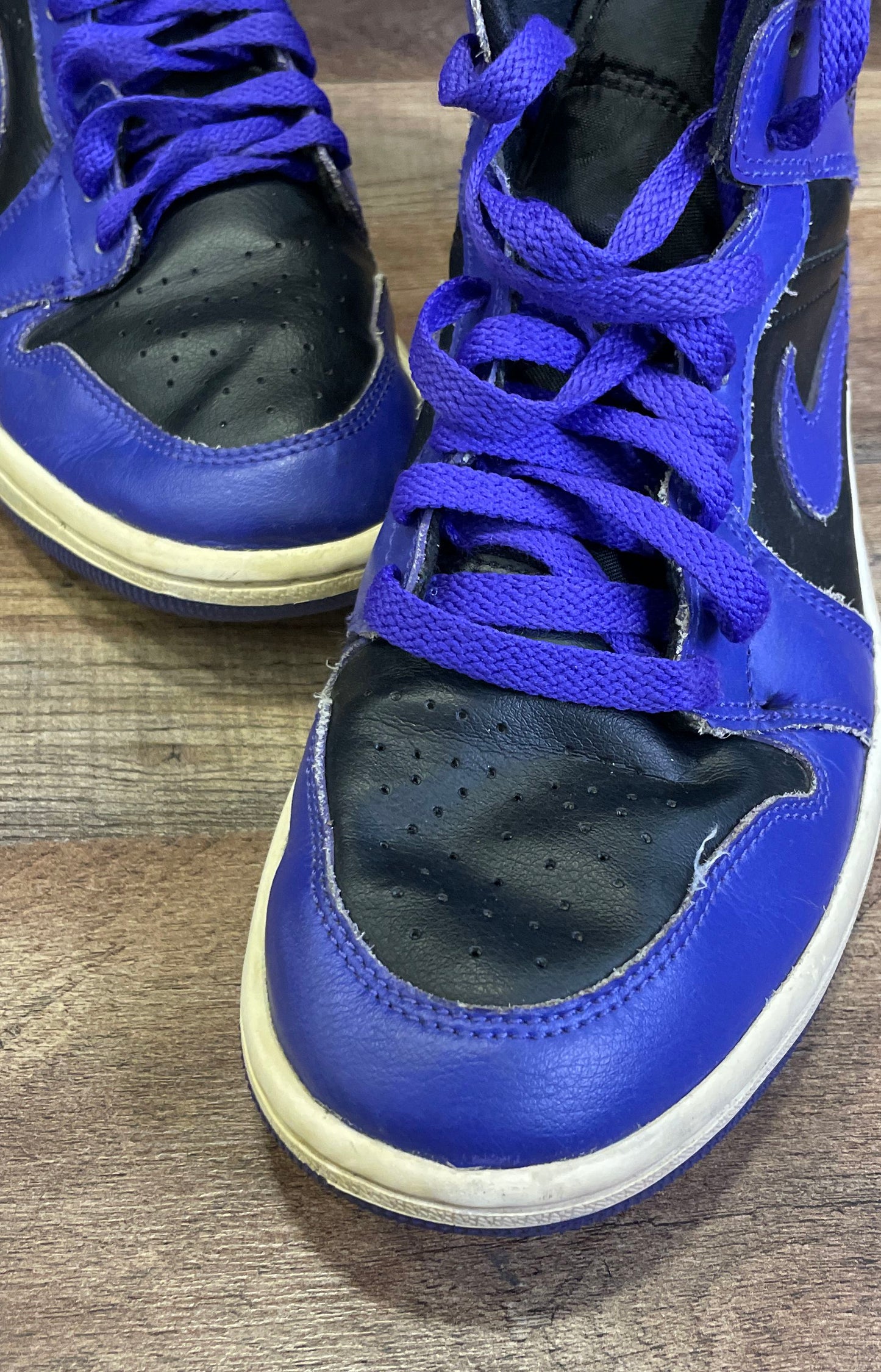Nike Air Jordan 1 Mid Dark Iris Black White Women's Size 8.5