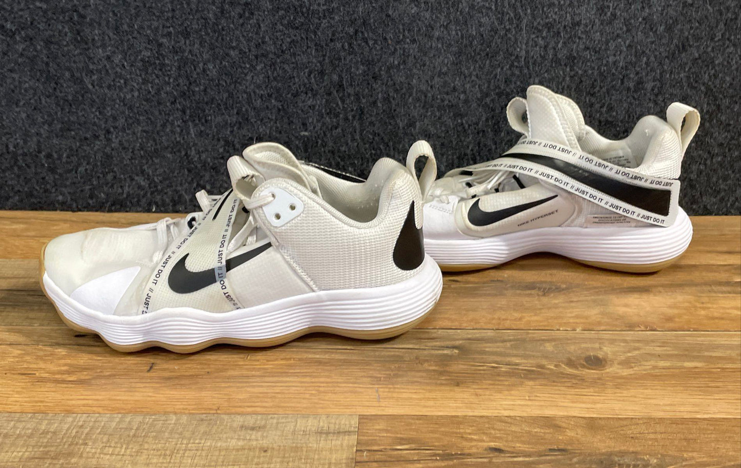 Nike Women's React Hyperset White Black Gum Volleyball Sneakers Size 7.5