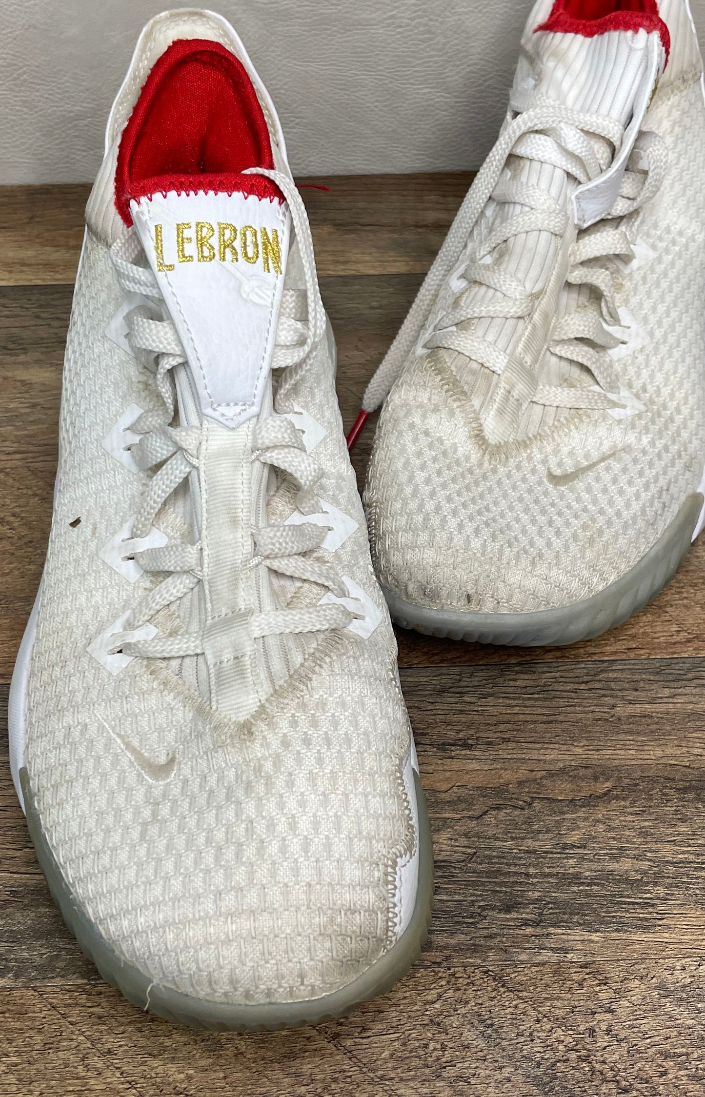 Nike LeBron 16 Low White University Red Basketball Sneakers Size 11.5