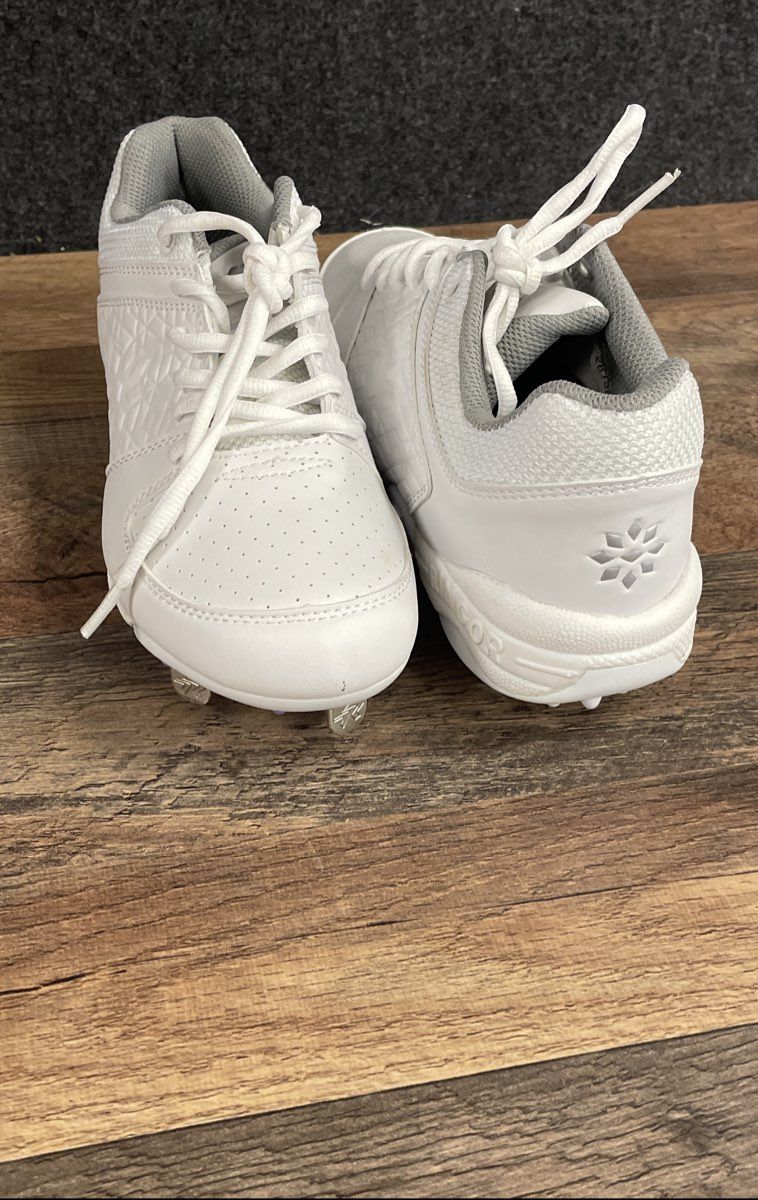 Rip-It White Metal Fastpitch Softball Cleats Women's Size 8