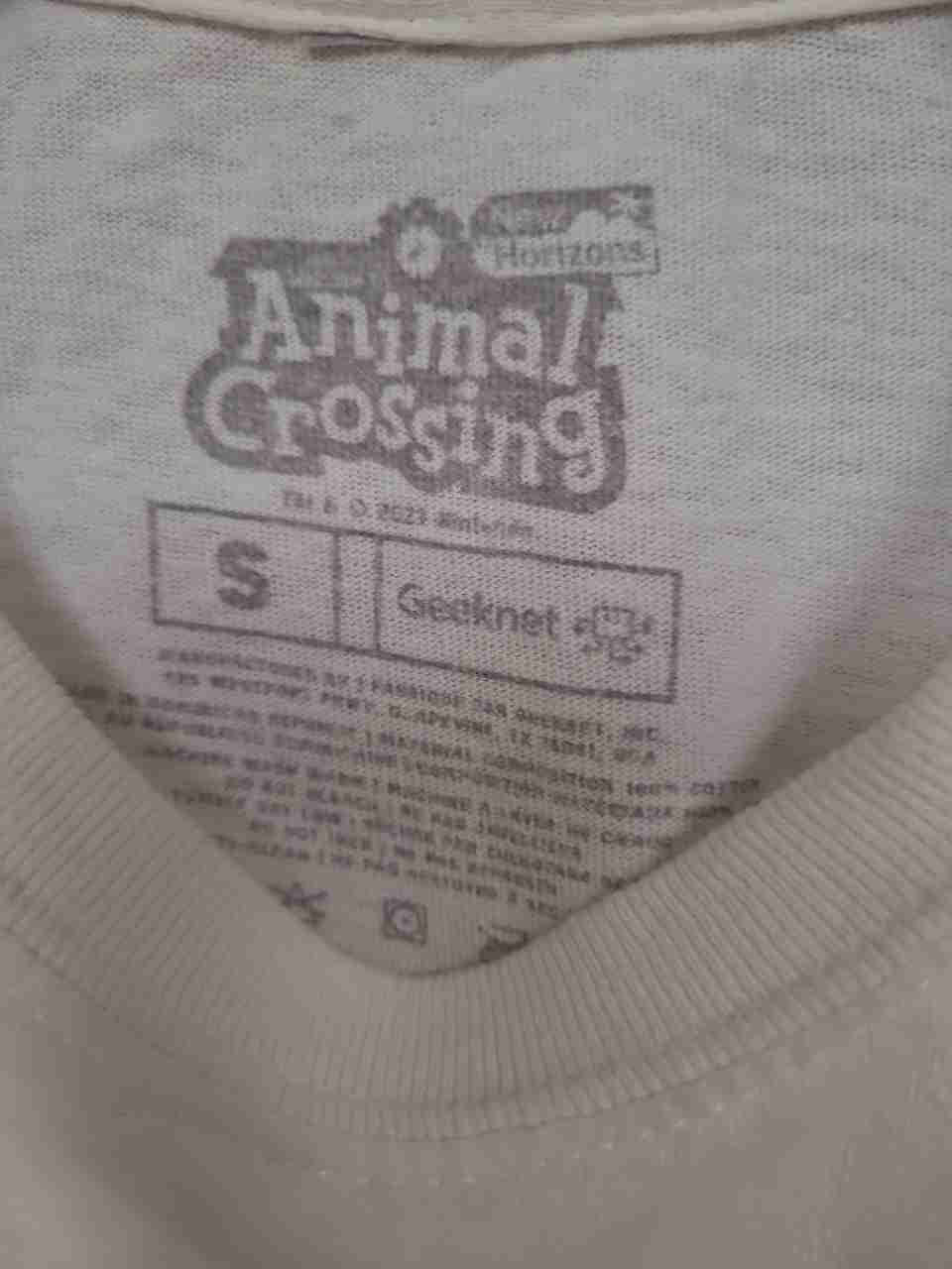 Nintendo Animal Crossing New Horizons White Graphic T-Shirt Isabelle Tom Nook S