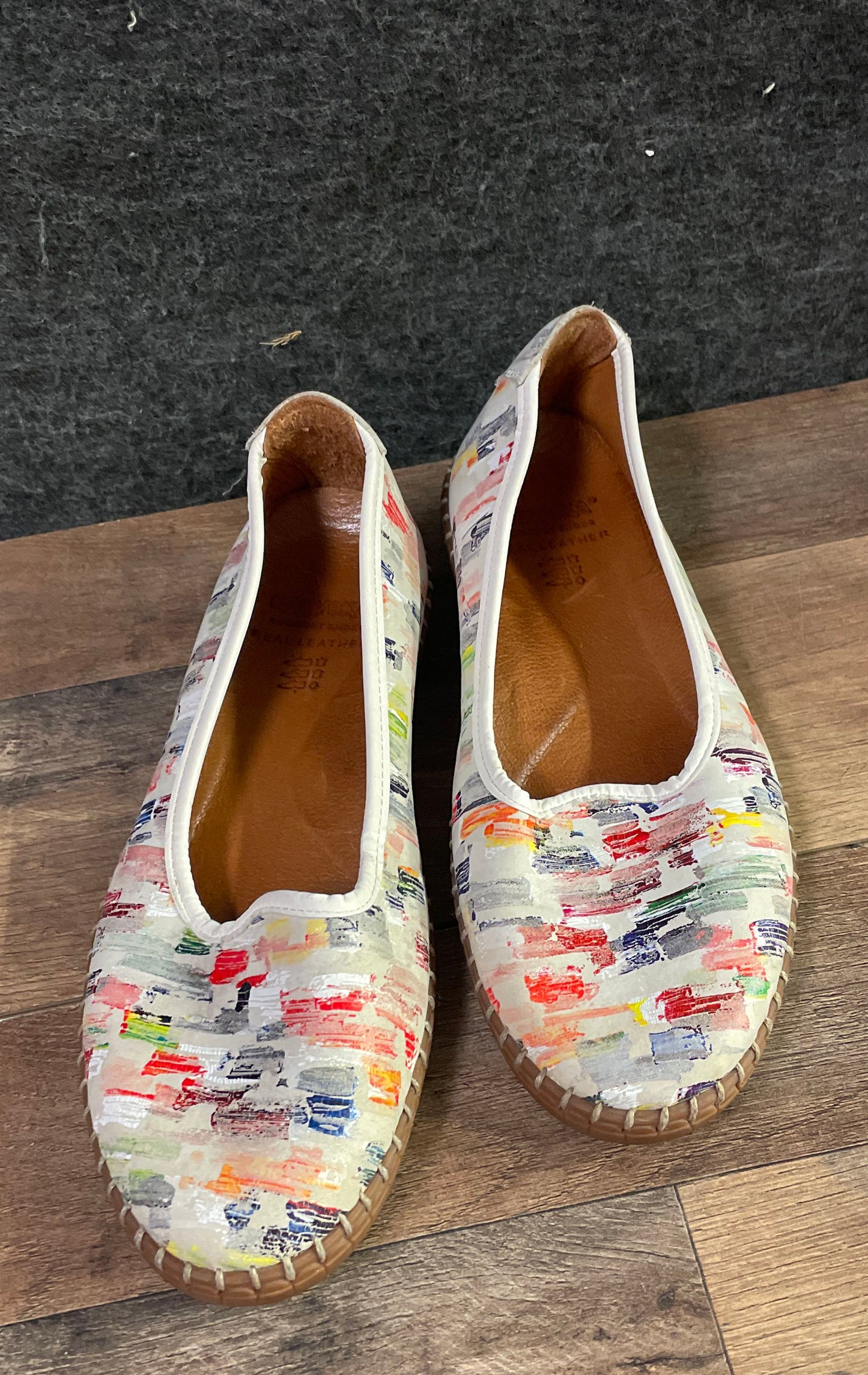 Karyoka Comfort Multi-color Abstract Print Leather Loafers Flats Size 38