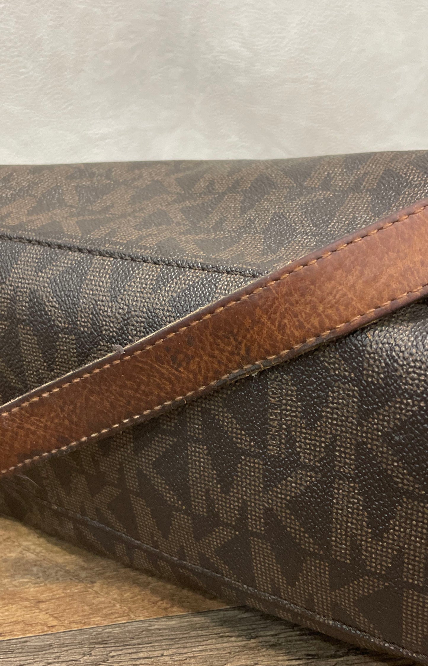 Michael Kors Brown Monogram Signature Canvas Satchel Handbag Gold Hardware