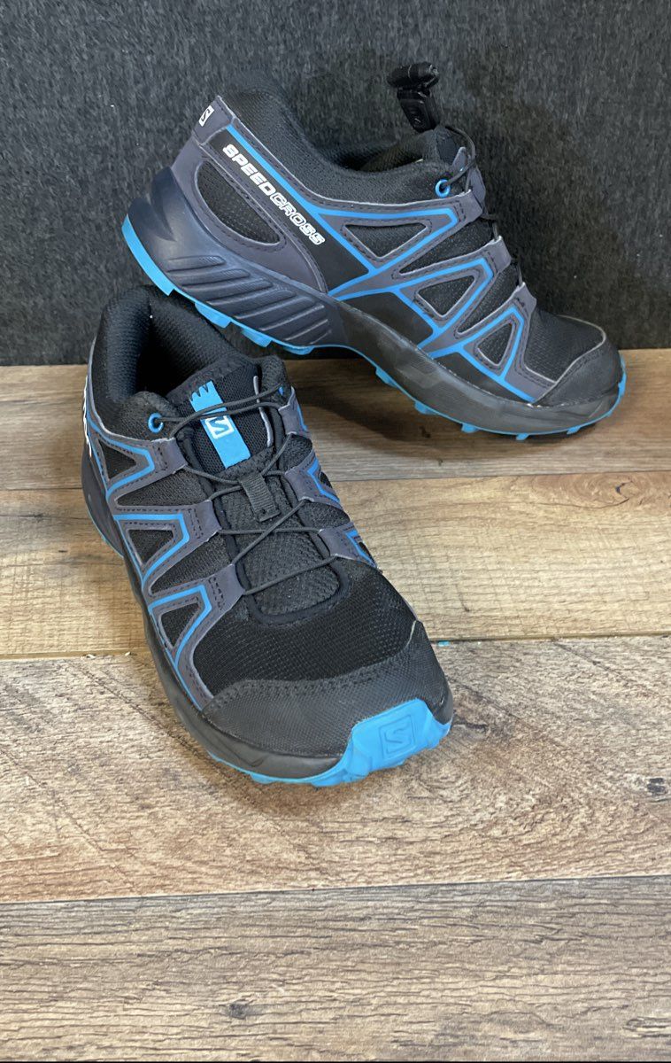 Salomon Speedcross J Black Blue Kids Trail Running Shoes Size 2