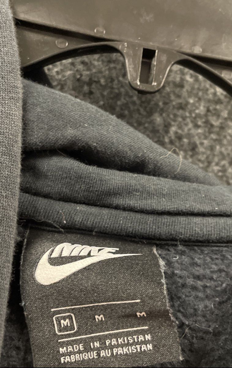 Nike Men's Black Pullover Hoodie Sportswear Swoosh Graphic Logo Fleece Sz M