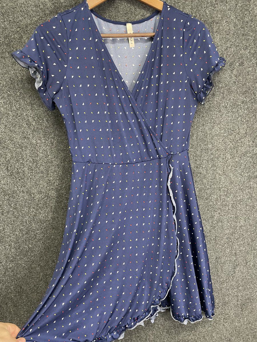 Gilli Women's Blue Geometric Triangle Print Ruffle Hem Faux Wrap Dress Size M