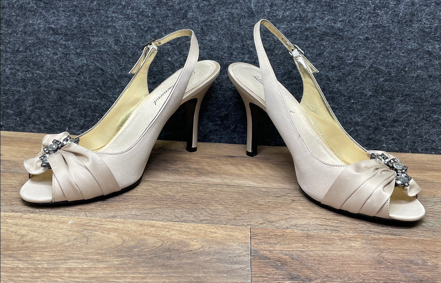 LuLu Townsend Champagne Satin Bejeweled Bow Open Toe Slingback Heels Size 9.5