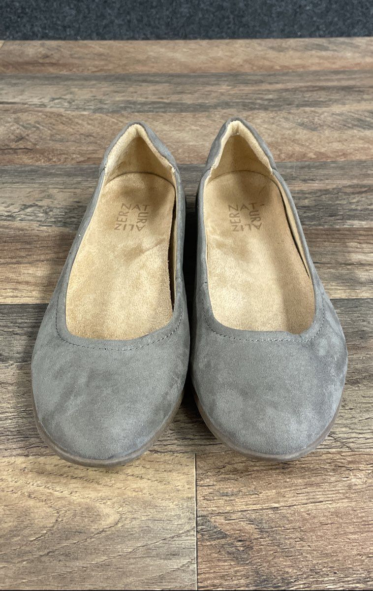 Naturalizer Flexy Grey Suede-Style Round Toe Ballet Flats Women's Size 8M