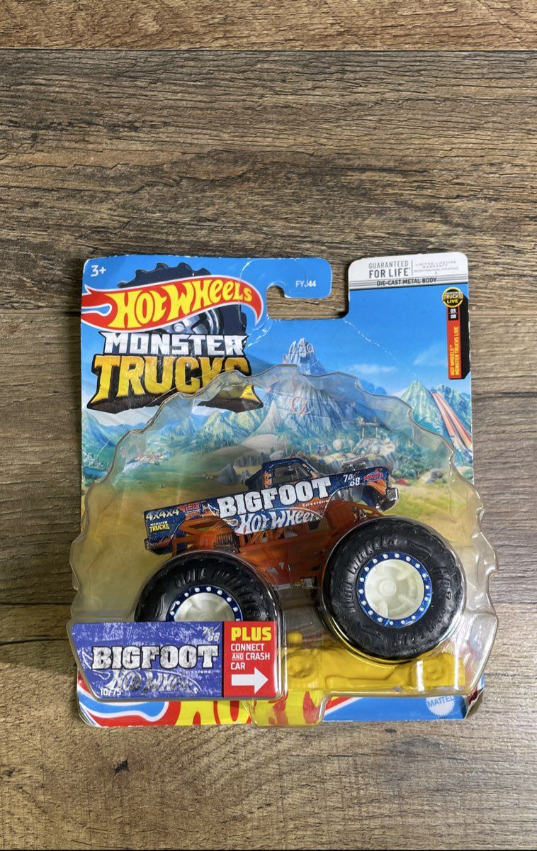 2021 Hot Wheels Monster Trucks Bigfoot 10/75 New Sealed Die-Cast FYJ44