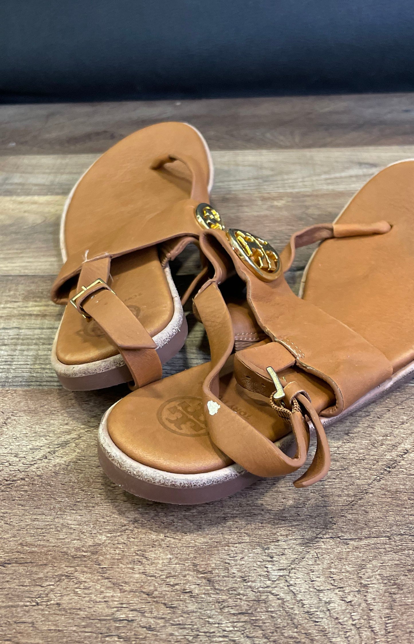 Tory Burch Miller Ankle Strap Tan Leather Gold Logo Medallion Sandals Size 8.5