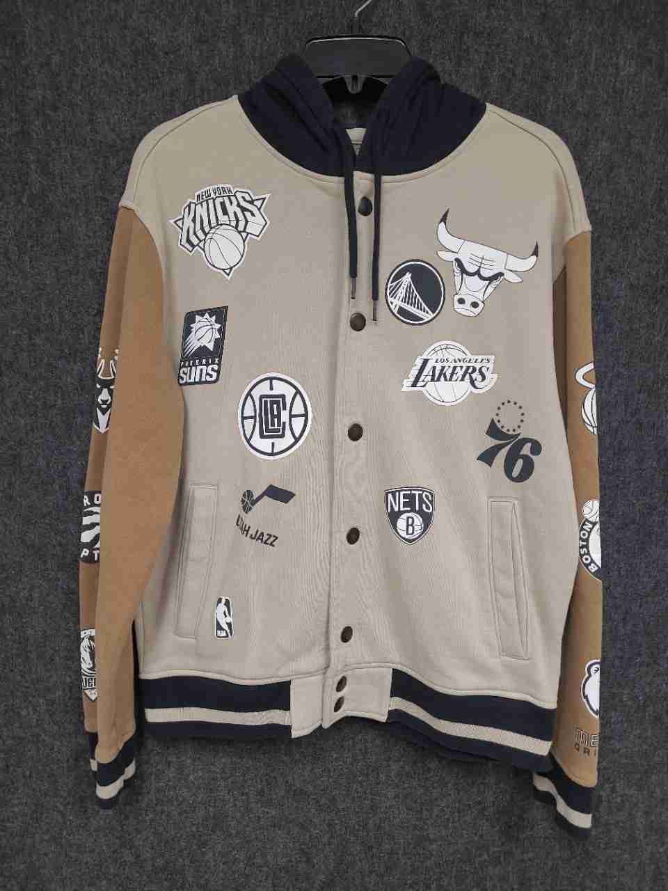 Hollister Men's Basketball Multi Logo Varsity Hooded Jacket Tan Brown Sz S