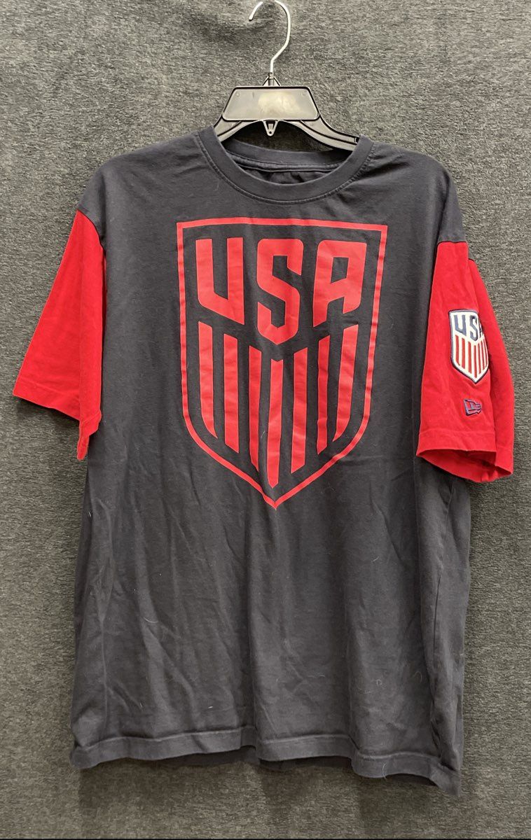 New Era Men's US Soccer USA Crest Graphic T-Shirt Black Red Size L