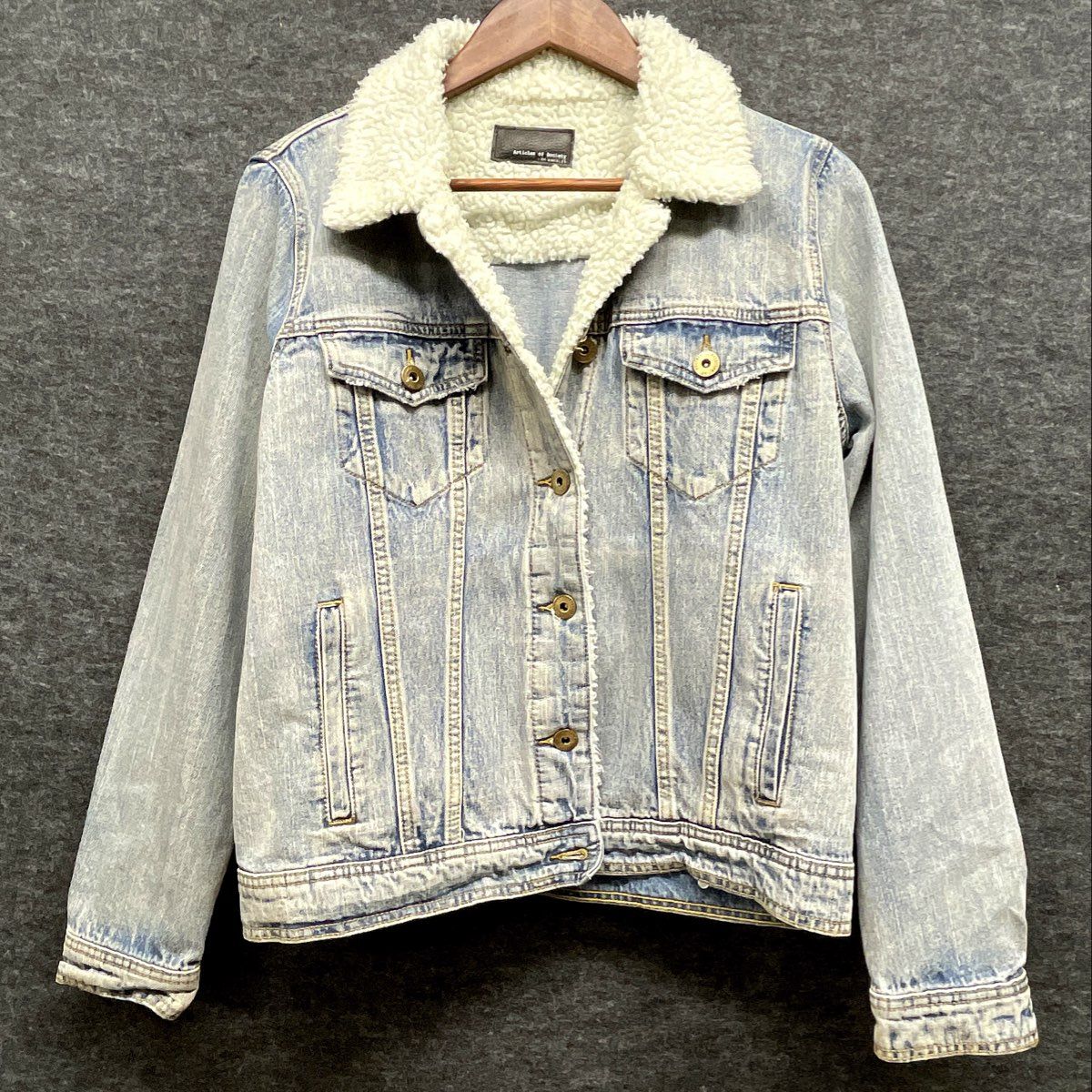 Articles of Society Women's Light Wash Sherpa Lined Denim Trucker Jacket Size L