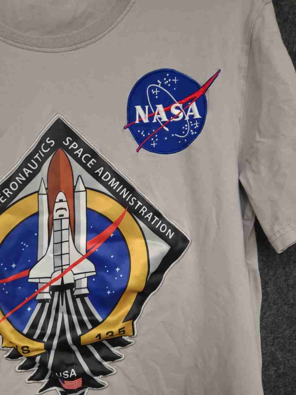 Hudson Outerwear Men's T-Shirt Tan NASA Space Shuttle Mission Patches Sz S
