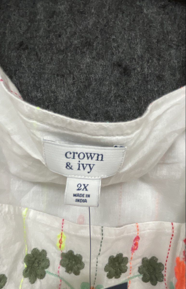 Crown & Ivy Women's White Floral Embroidered Flutter Sleeve Peplum Top NWT 2X