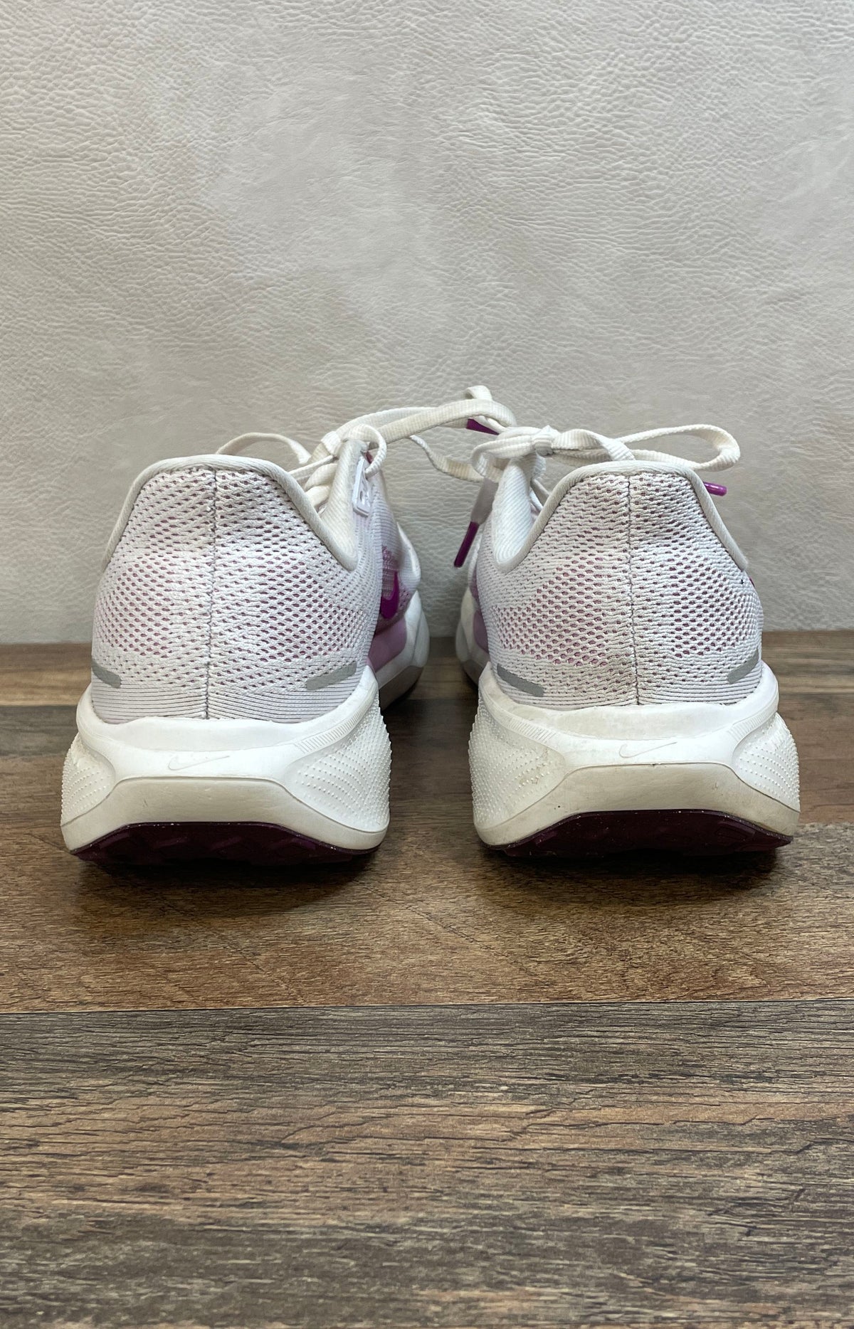 Nike Air Zoom Pegasus 40 White Purple Pink Running Shoes Women's Size 11