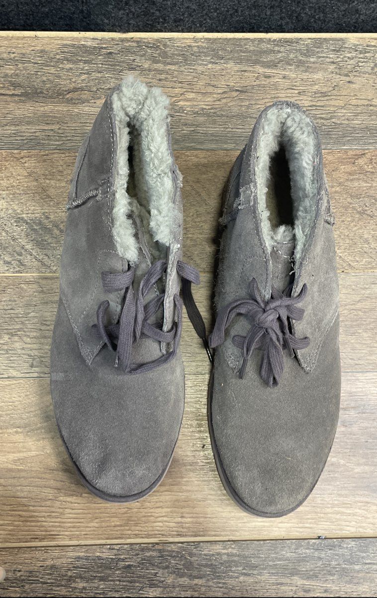 Koolaburra by UGG Shazi Grey Suede Fur Lined Chukka Boots Women's Size 9