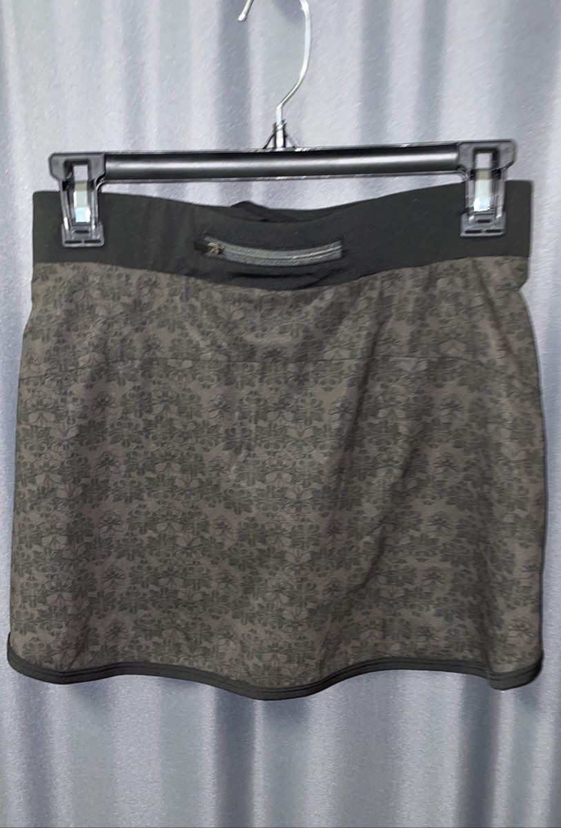 REI Women's Black Gray Floral Print Athletic Training Running Shorts NWT Sz XXS