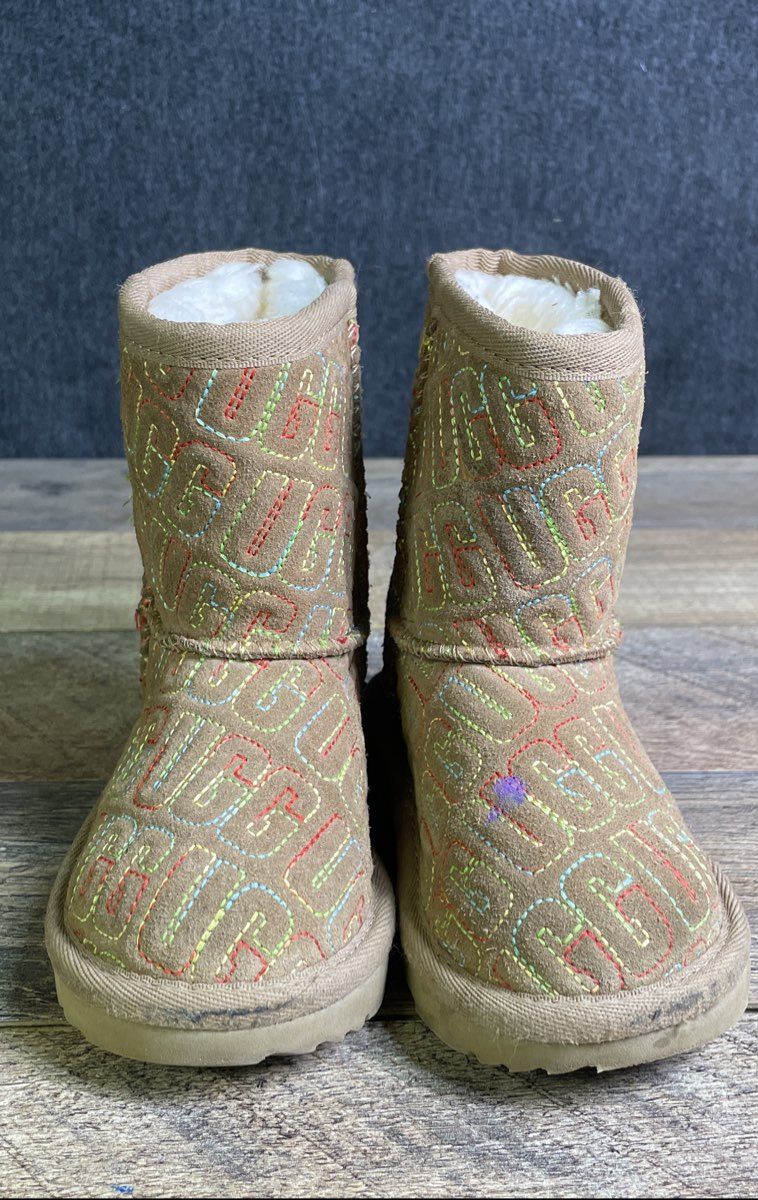UGG Classic Graphic Stitch Chestnut Multi Toddler Suede Boots Size 7T