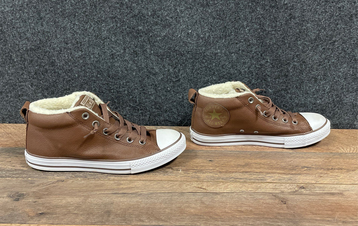 Converse Chuck Taylor All Star Mid Brown Leather Sherpa Lined Sneakers Size 5