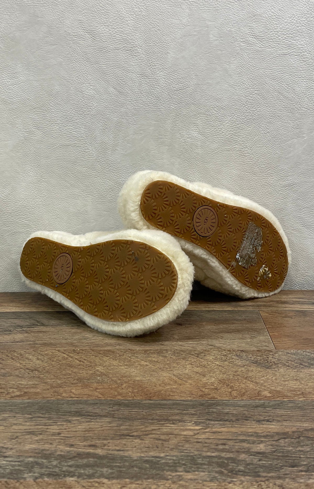 UGG Fluff Yeah Slide Natural Cream Sheepskin Platform Sandal Women's Size 8